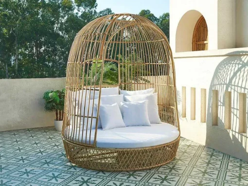 Tuinbed Met Baldakijn Van Gevlochten Hars - Licht Naturel Met Wit Kussen - Cervaro Van Mylia